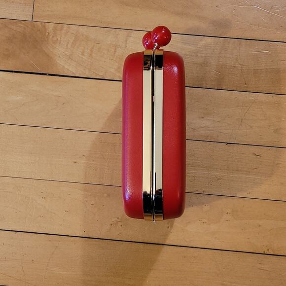 Elizabeth Arden Red Hardshell Structured Kisslock Purse Gold Toned Chain - Picture 5 of 14